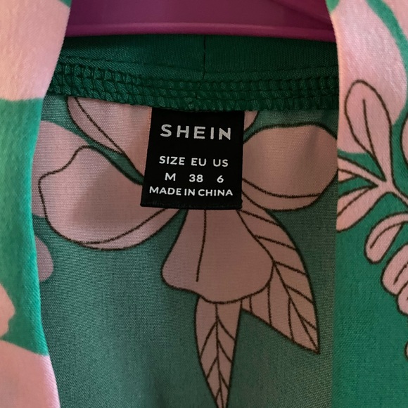 Floral Print Tie Neck Blouse - Picture 4 of 4